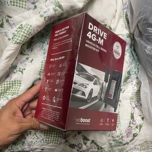 Cellphone booster